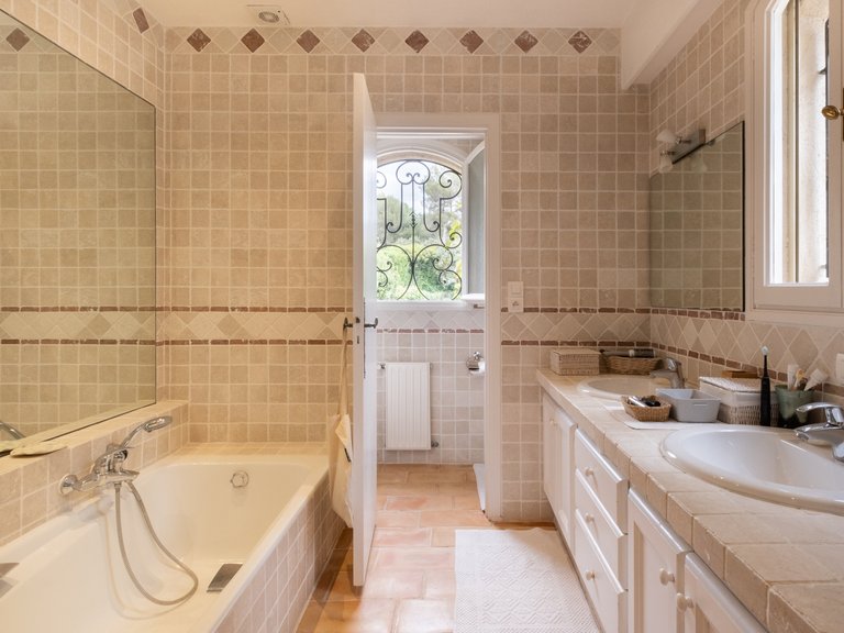 Villa for Sale in La Colle Sur Loup, Vence, St. Paul Area 15