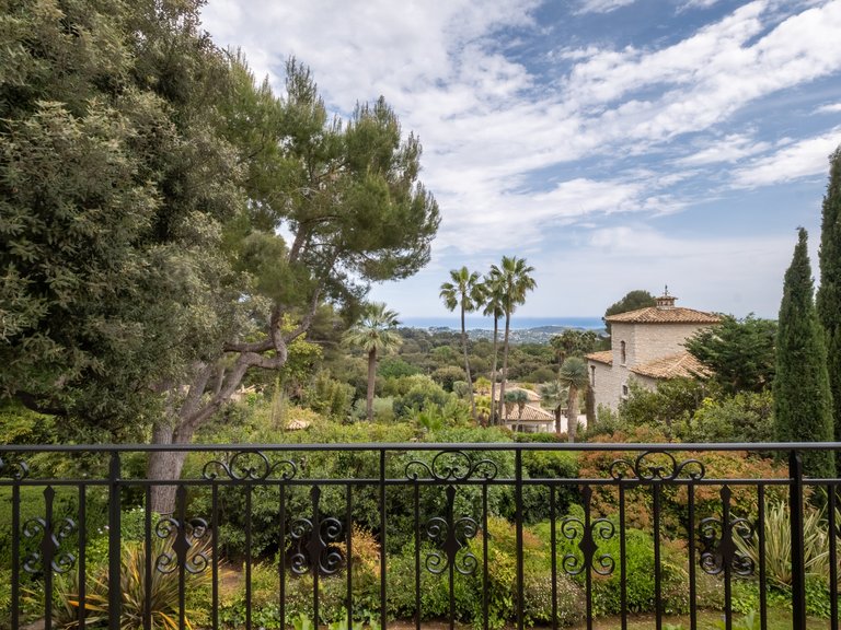 Villa for Sale in La Colle Sur Loup, Vence, St. Paul Area 16