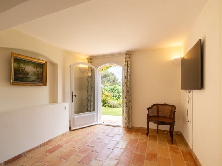 Villa for Sale in La Colle Sur Loup, Vence, St. Paul Area 20