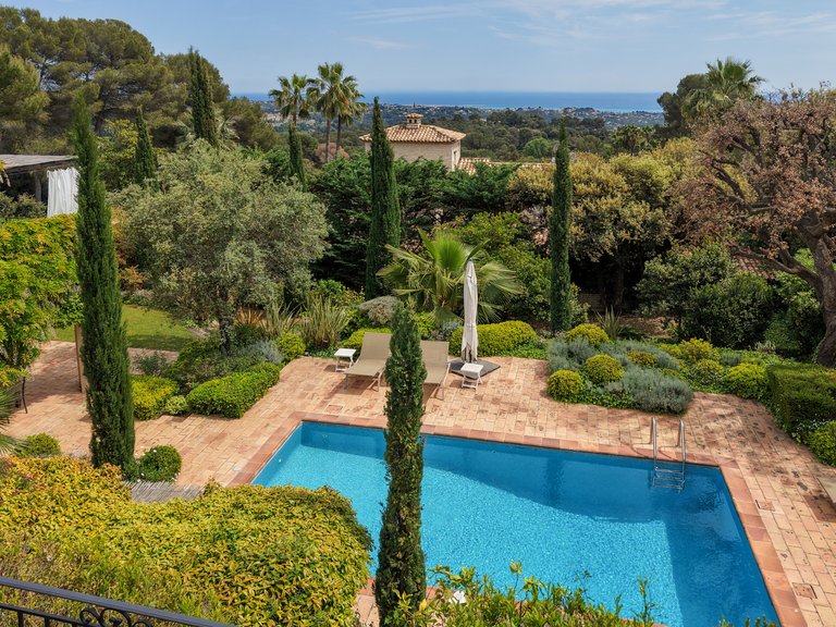 Villa for Sale in La Colle Sur Loup, Vence, St. Paul Area 3