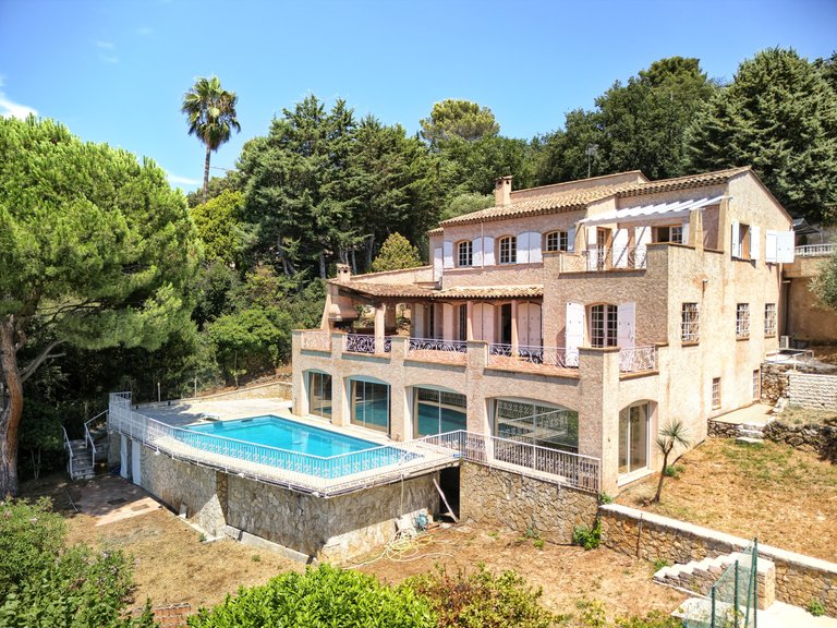 Villa for Sale in St Paul, Vence, St. Paul Area 4