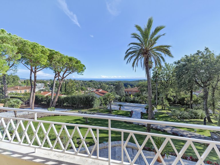 Villa for Sale in Vence, Vence, St. Paul Area 8