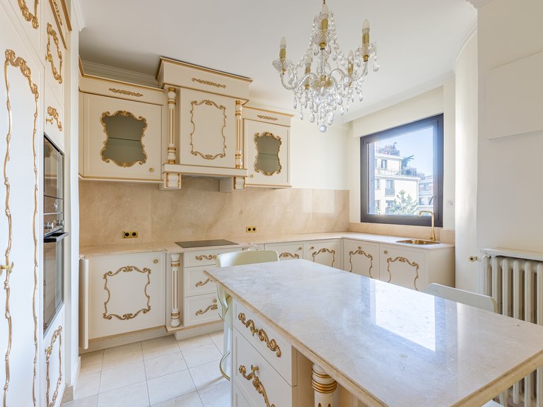Apartment for Sale in 8th (golden Triangle - Parc Monceau), Golden Triangle - Trocadéro (8th - 16th) 7