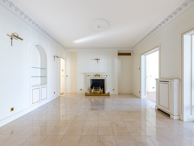 Apartment for Sale in 8th (golden Triangle - Parc Monceau), Golden Triangle - Trocadéro (8th - 16th) 3
