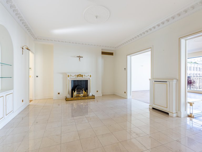 Apartment for Sale in 8th (golden Triangle - Parc Monceau), Golden Triangle - Trocadéro (8th - 16th) 4