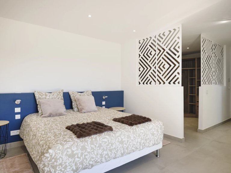 Villa for Sale in Mandelieu La Napoule, Cannes Area 3