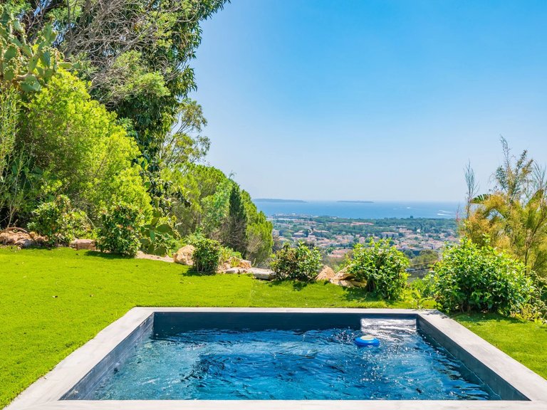 Villa for Sale in Mandelieu La Napoule, Cannes Area 4