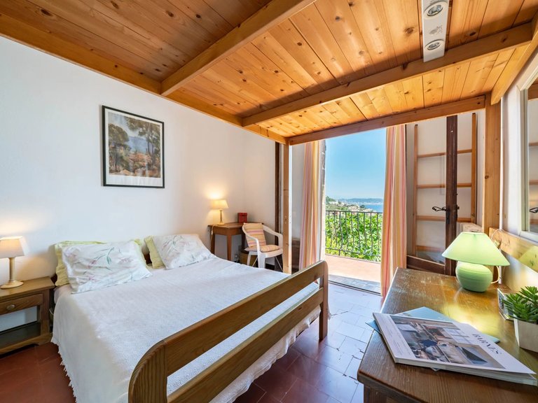 Villa for Sale in Theoule Sur Mer, Cannes Area 3