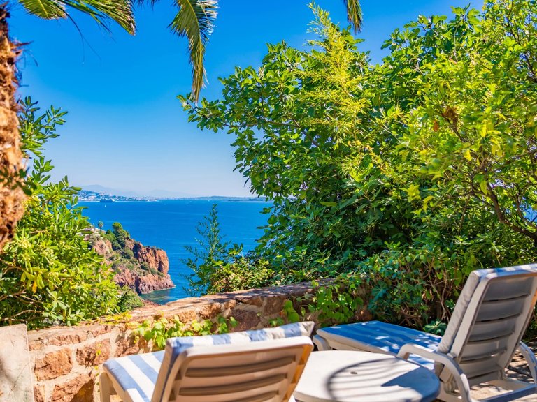 Villa for Sale in Theoule Sur Mer, Cannes Area 7
