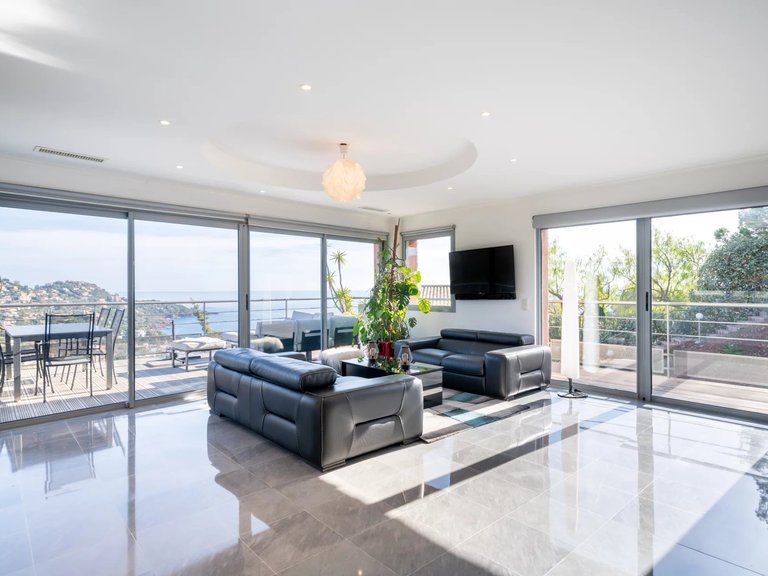 Villa for Sale in Theoule Sur Mer, Cannes Area 3