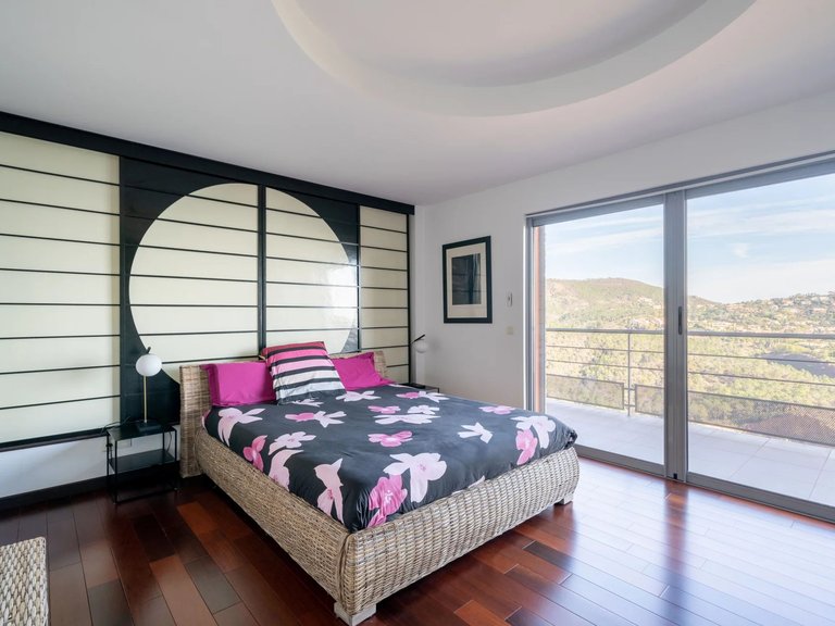 Villa for Sale in Theoule Sur Mer, Cannes Area 6