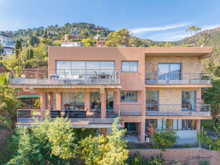 Villa for Sale in Theoule Sur Mer, Cannes Area 8