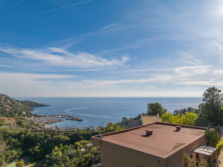 Villa for Sale in Theoule Sur Mer, Cannes Area 9