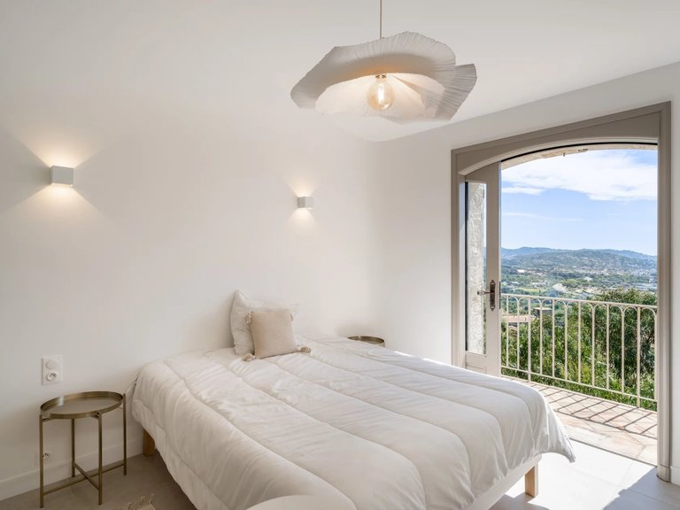 Villa for Sale in Mandelieu La Napoule, Cannes Area 2