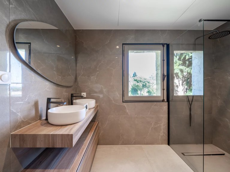 Villa for Sale in Mandelieu La Napoule, Cannes Area 3
