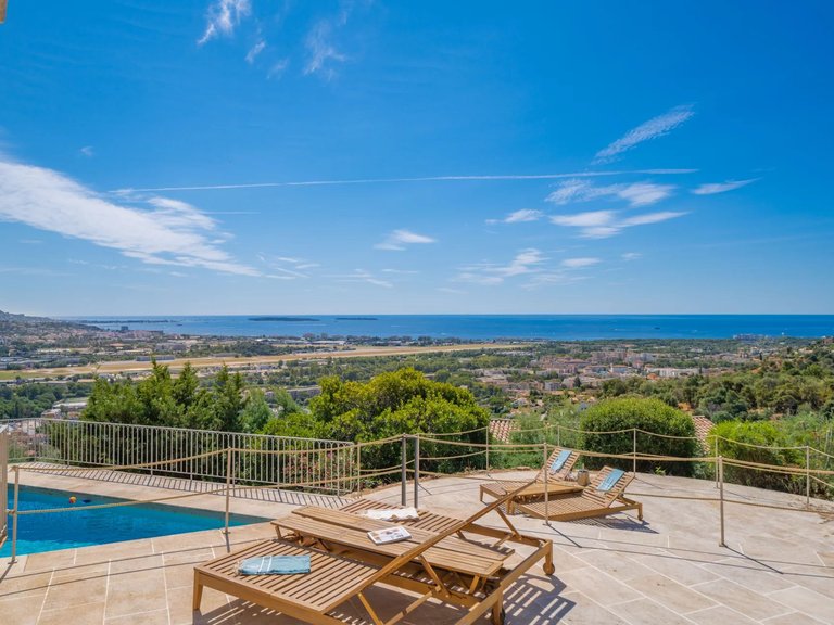 Villa for Sale in Mandelieu La Napoule, Cannes Area 7