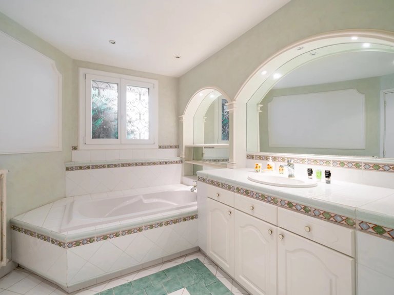 Villa for Sale in Theoule Sur Mer, Cannes Area 8