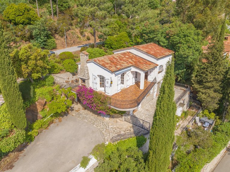Villa for Sale in Theoule Sur Mer, Cannes Area 4