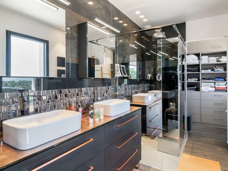 Villa for Sale in Mandelieu La Napoule, Cannes Area 12