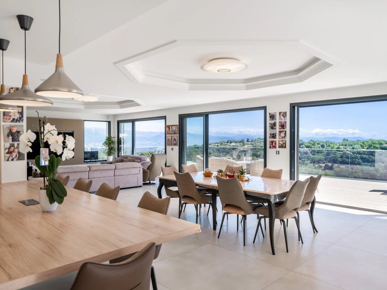 Villa for Sale in Mandelieu La Napoule, Cannes Area 4