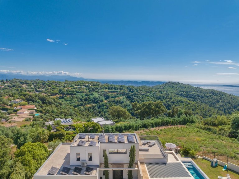 Villa for Sale in Mandelieu La Napoule, Cannes Area 5