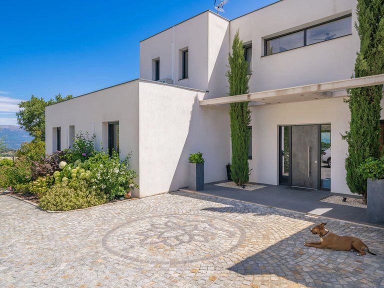 Villa for Sale in Mandelieu La Napoule, Cannes Area 9
