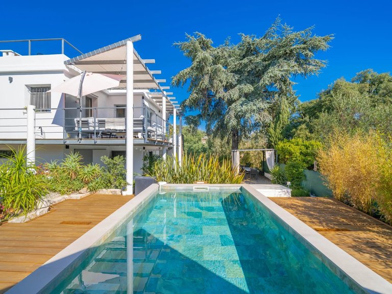 Villa for Sale in Mandelieu La Napoule, Cannes Area 1