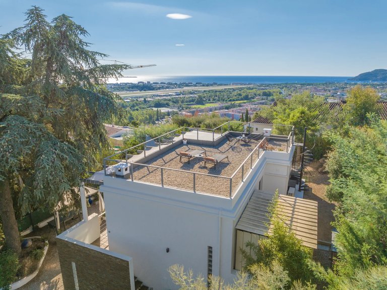 Villa for Sale in Mandelieu La Napoule, Cannes Area 2