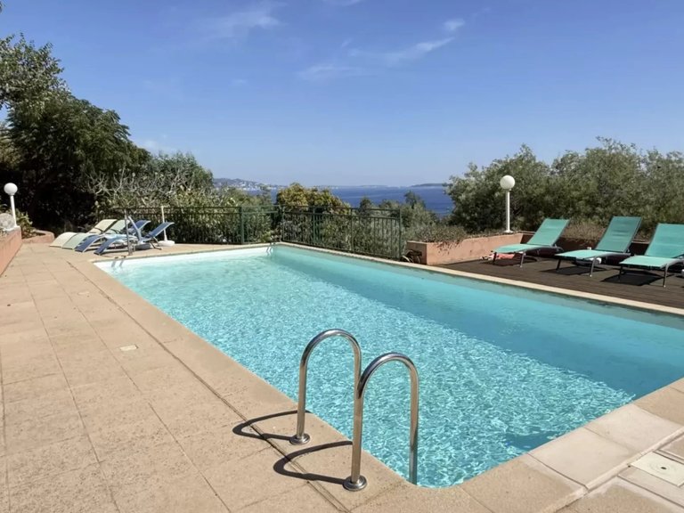 Villa for Sale in Theoule Sur Mer, Cannes Area 2