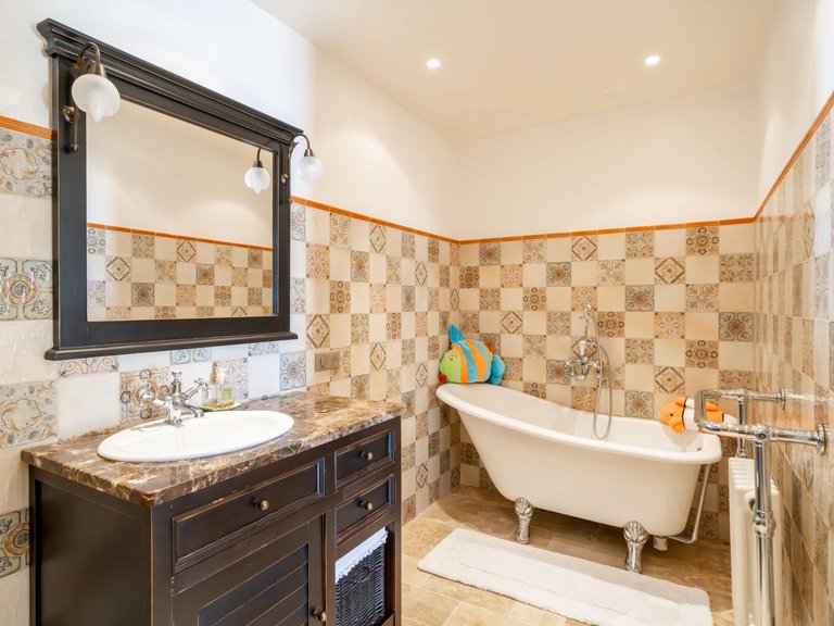Villa for Sale in Theoule Sur Mer, Cannes Area 12