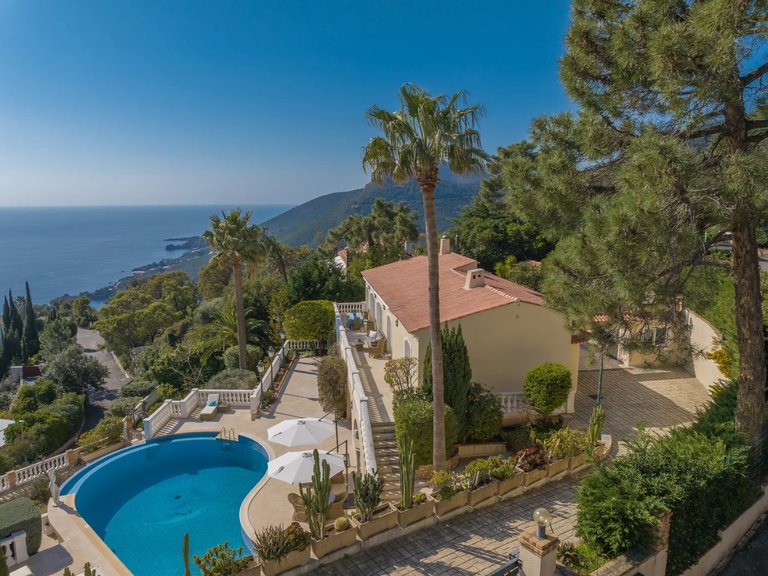 Villa for Sale in Theoule Sur Mer, Cannes Area 17