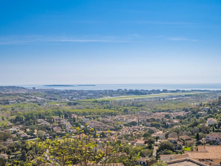 Villa for Sale in Mandelieu La Napoule, Cannes Area 1