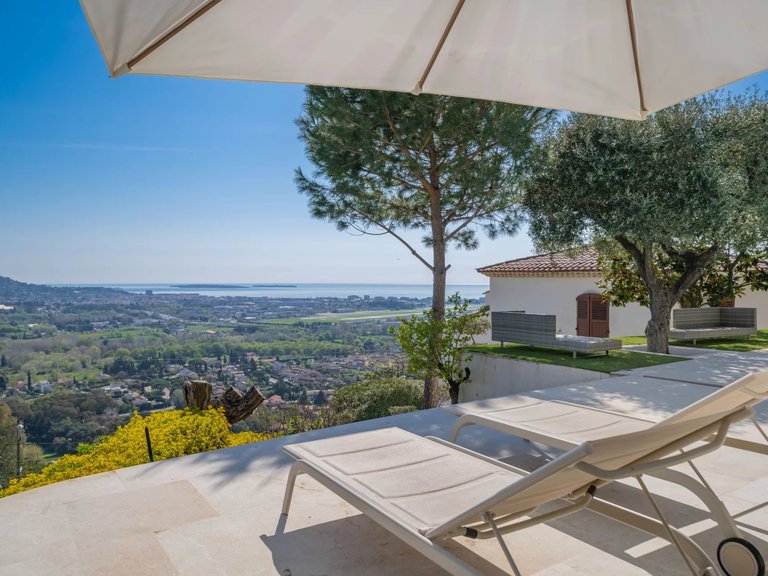 Villa for Sale in Mandelieu La Napoule, Cannes Area 4
