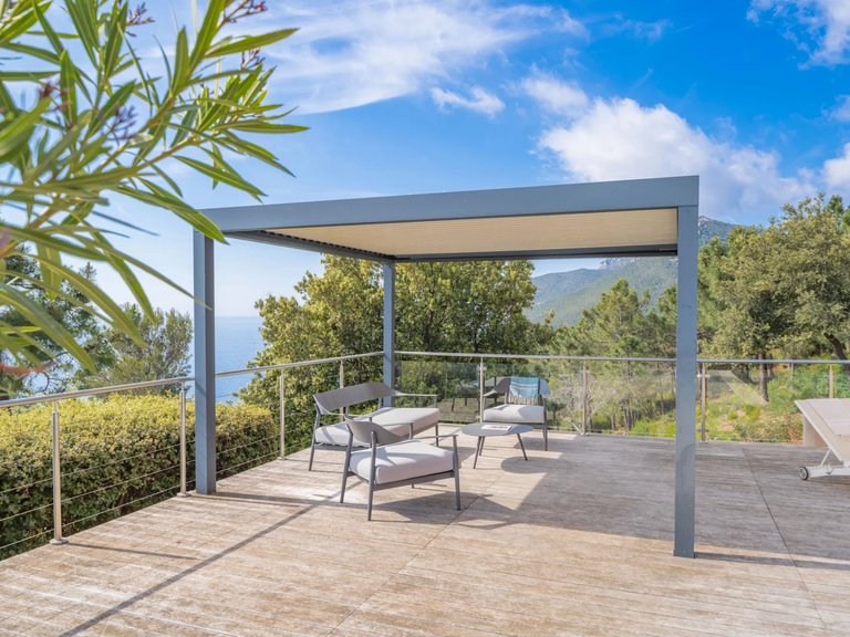 Villa for Sale in Le Trayas, Cannes Area 11