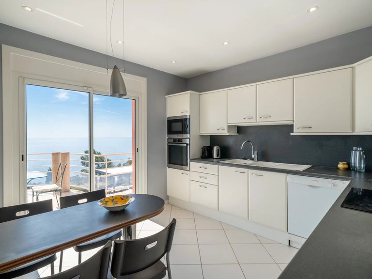 Villa for Sale in Le Trayas, Cannes Area 4