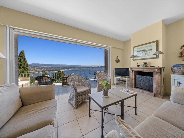 Villa for Sale in Theoule Sur Mer, Cannes Area 2