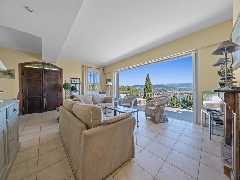 Villa for Sale in Theoule Sur Mer, Cannes Area 14