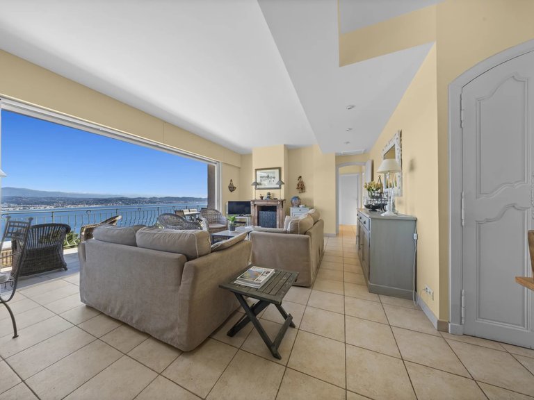Villa for Sale in Theoule Sur Mer, Cannes Area 15