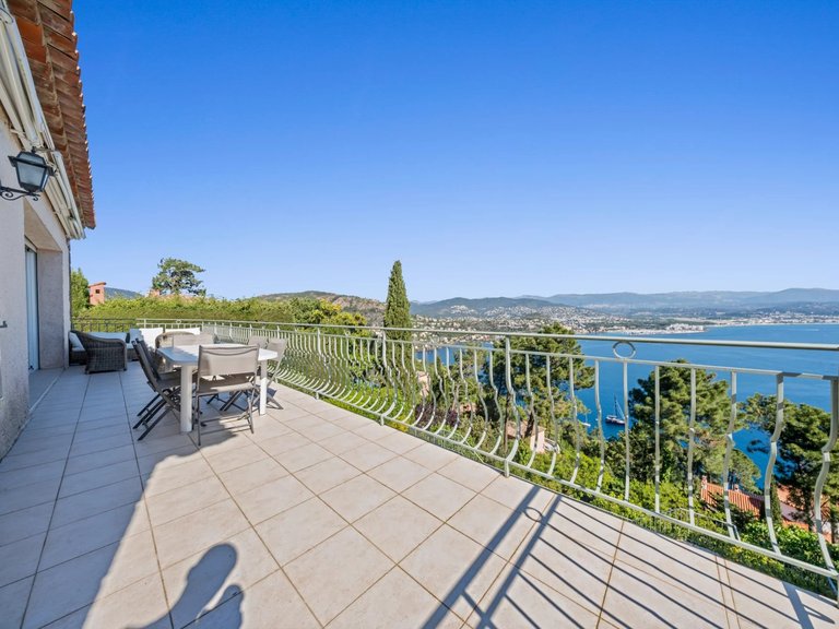 Villa for Sale in Theoule Sur Mer, Cannes Area 16