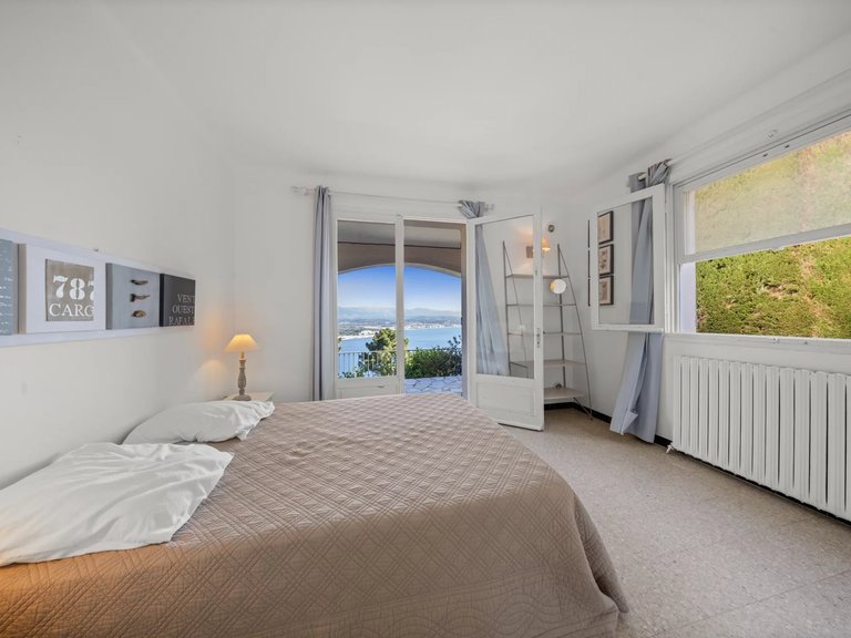 Villa for Sale in Theoule Sur Mer, Cannes Area 8