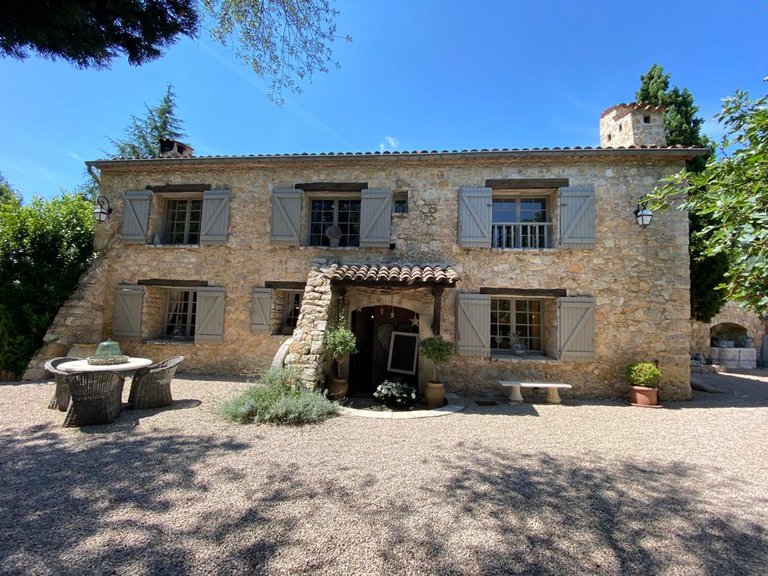 Villa for Sale in Le Rouret, Mougins, Valbonne, Grasse Area 6