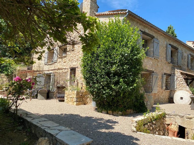 Villa for Sale in Le Rouret, Mougins, Valbonne, Grasse Area 5
