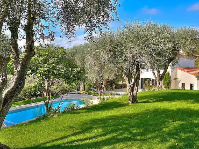 Villa for Sale in Mougins, Mougins, Valbonne, Grasse Area 1