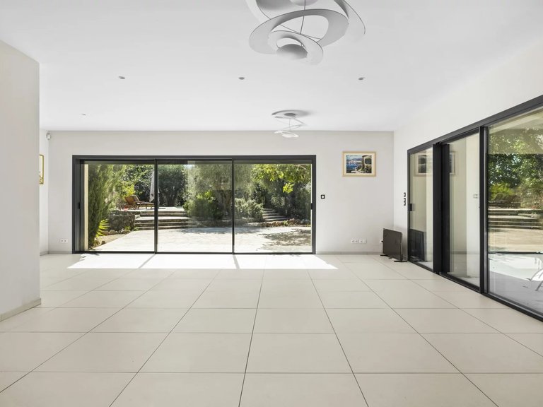 Villa for Sale in Mougins, Mougins, Valbonne, Grasse Area 12