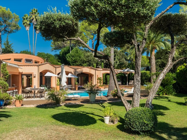 Villa for Sale in Mougins, Mougins, Valbonne, Grasse Area 1