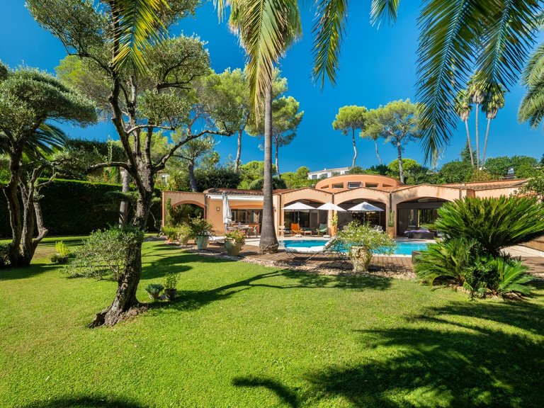 Villa for Sale in Mougins, Mougins, Valbonne, Grasse Area 2