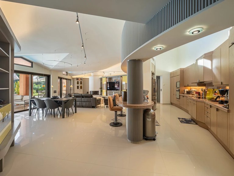 Villa for Sale in Mougins, Mougins, Valbonne, Grasse Area 13