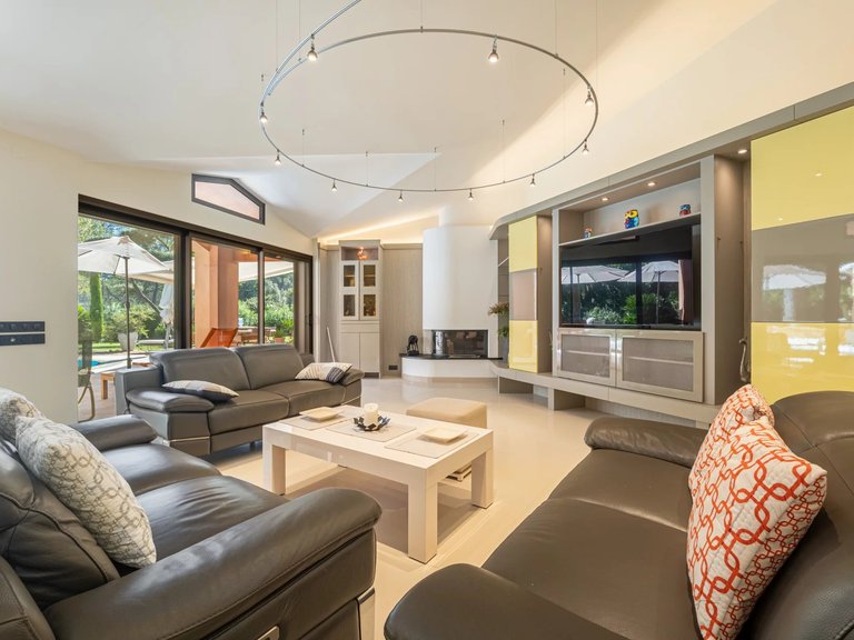 Villa for Sale in Mougins, Mougins, Valbonne, Grasse Area 17