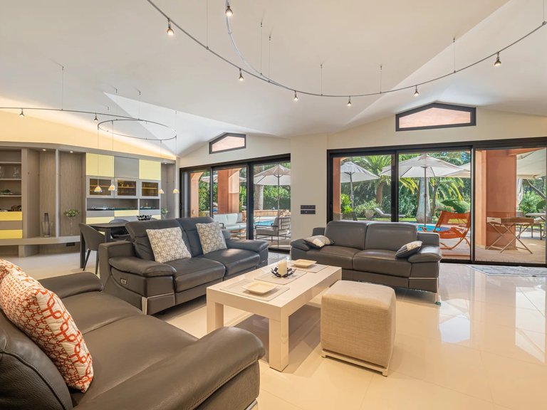 Villa for Sale in Mougins, Mougins, Valbonne, Grasse Area 18