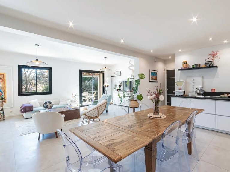 Villa for Sale in Mougins, Mougins, Valbonne, Grasse Area 9